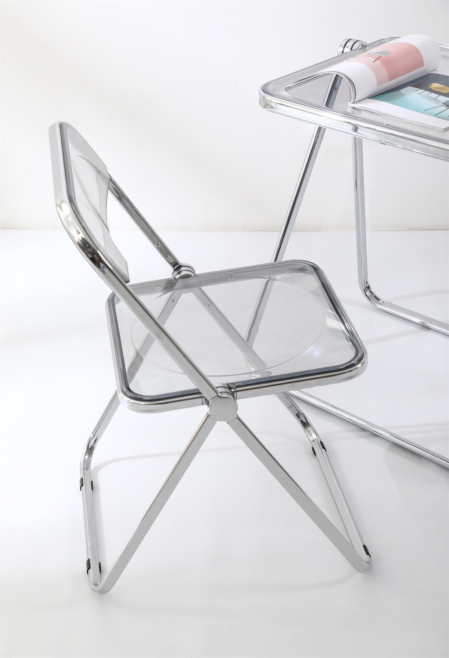 Wholesale Cheap Scandinavia Wedding Dining Metal Clear Transparent Plastic Foldable Office Acrylic Folding Chair for Events