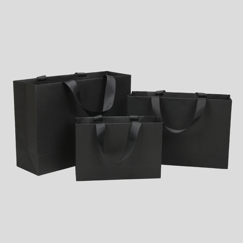 Custom Printing OEM Paper Black And White Door Gift Bag Kraft Paper Bag Kraft Shopping Bag with The Logo