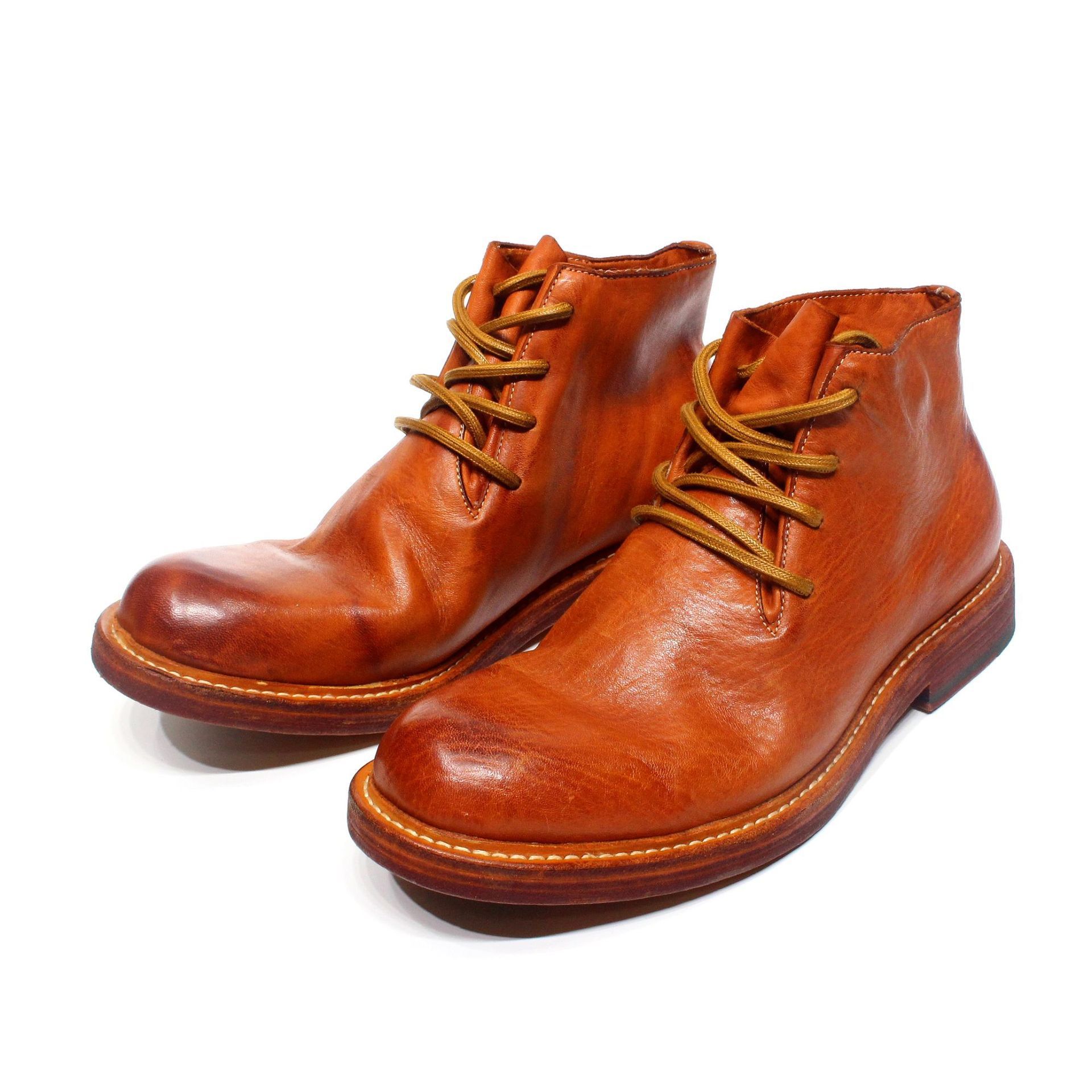 Washed Martin boots with genuine leather strap and round toe.versatile and trendy soft top comfortable leather shoes for men