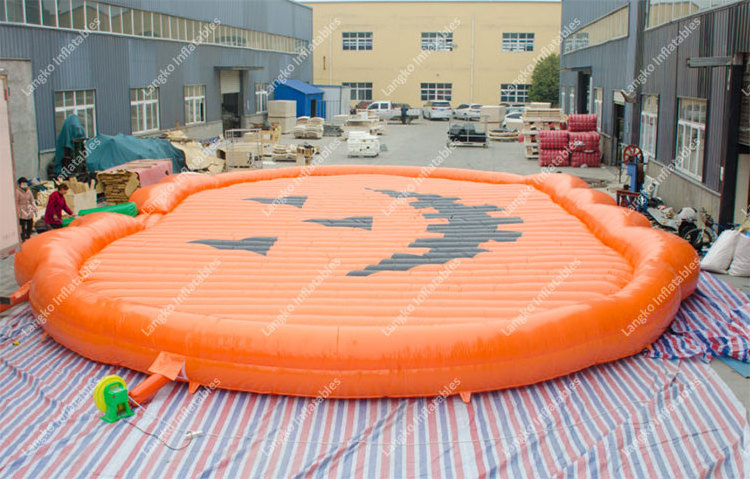 Custom giant huge halloween jumping bounce pads inflatable pumpkin pad for kids adults jump