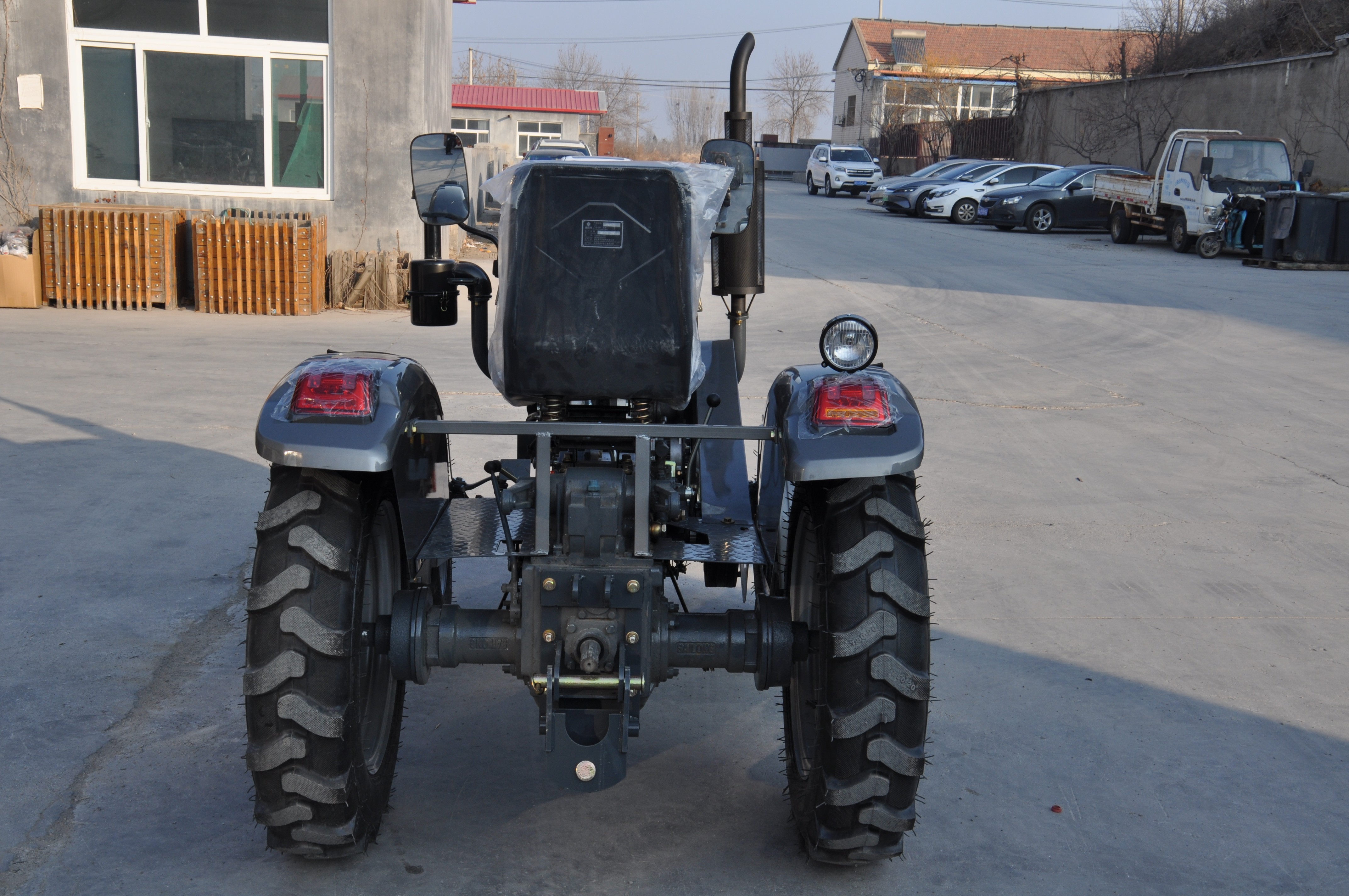 22hp 2wd Reliable and Cheap crawler tractor mini garden tractors At Good Price for sale