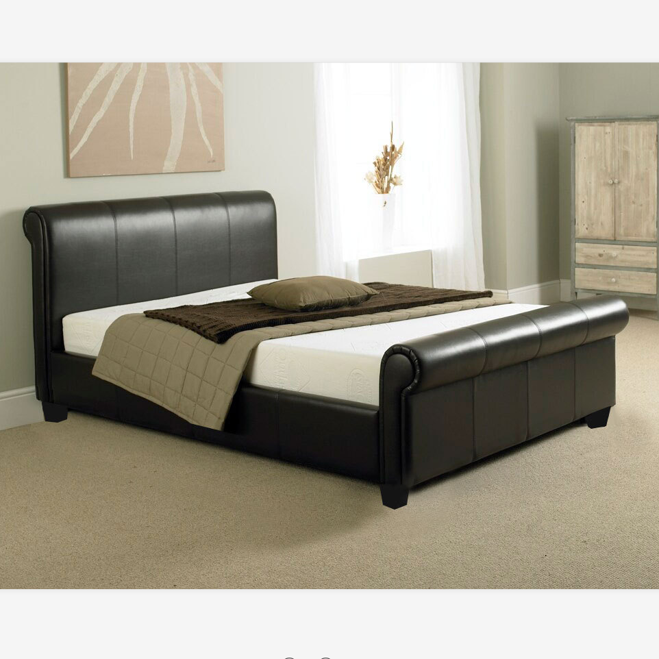 PYC-19 Elegant Scandinavian Design Crystal Button Tufted Platform Bed Frame Black Velvet Upholstered Queen Size Bed