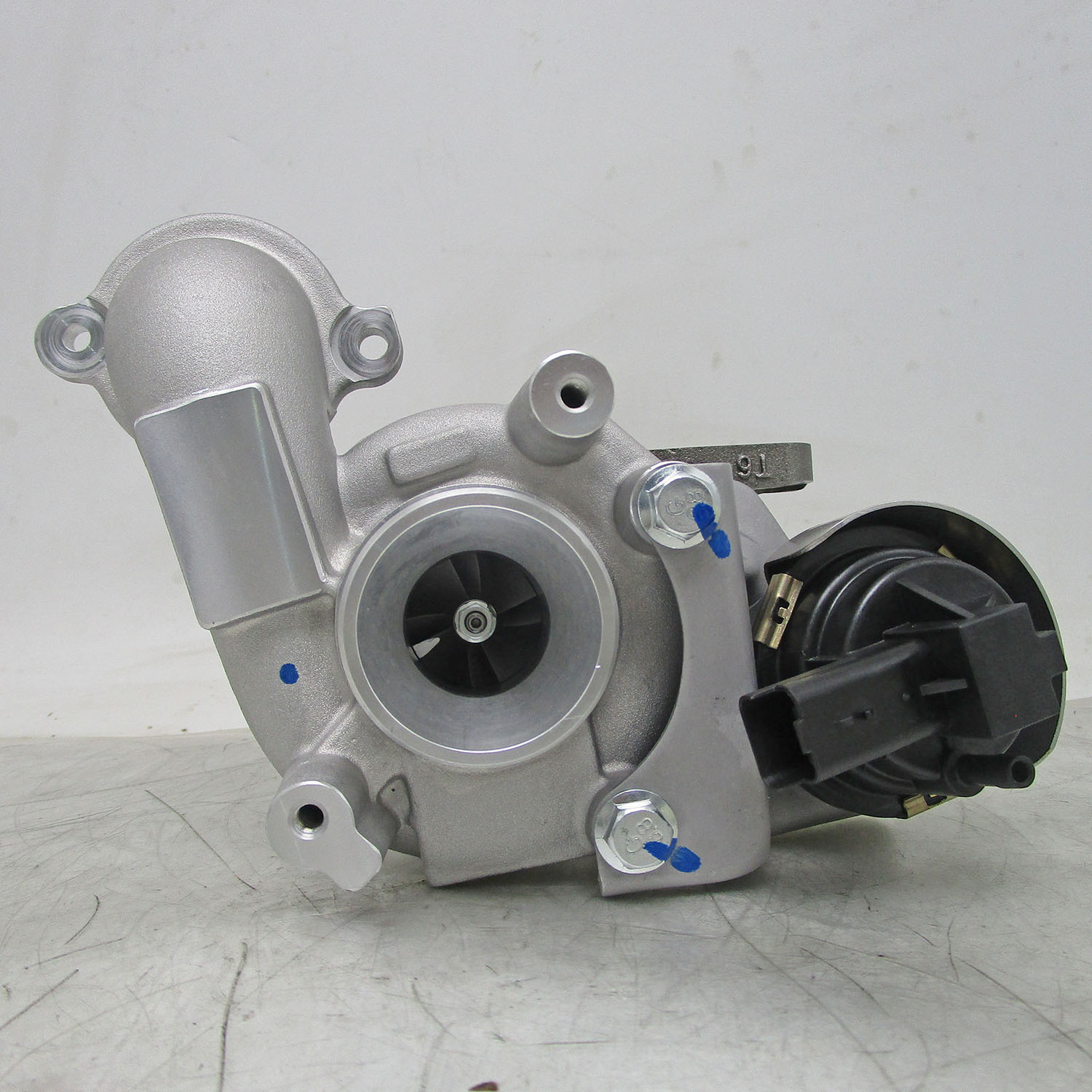 Petrol engine DV6FD Small turbo 49172-03000 TD02 turbocharger for peugeot 1.6 hdi 208 Hatchback BlueHDI Diesel 100 HP