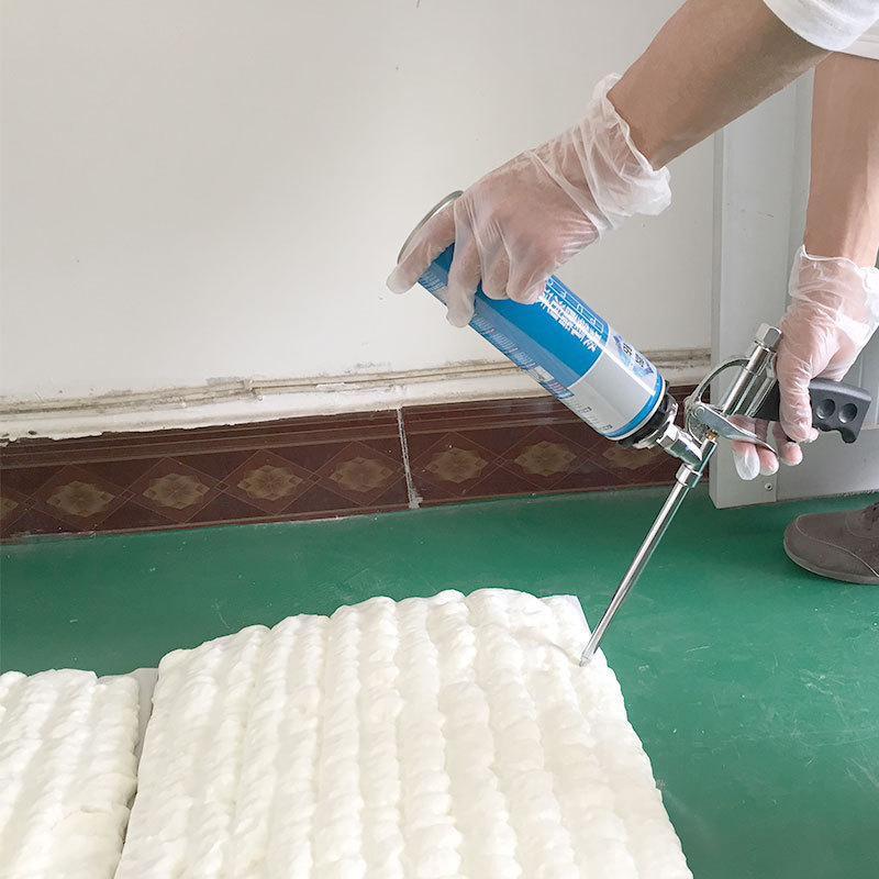 Free sample 300ml 500ml 750ml Expanding PU Foam spray foam