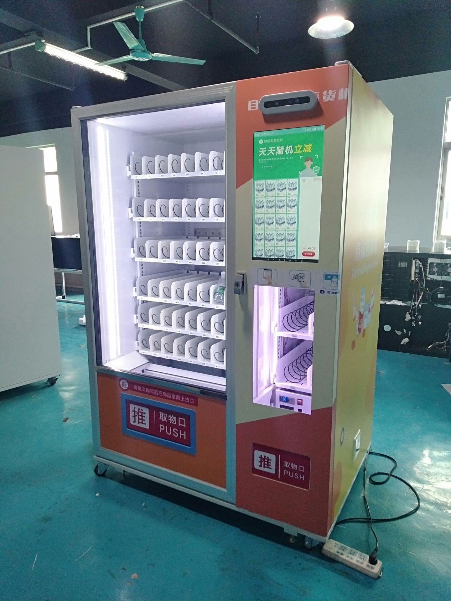 Direct sales combination vending machine snack and drink vending machine with touch screen