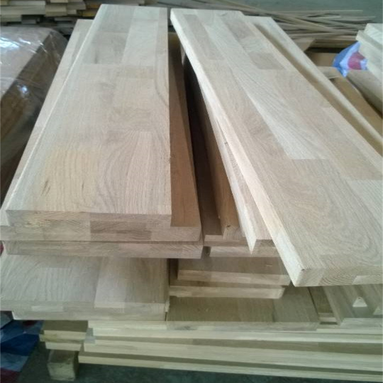 Factory Mass Customization White Oak Finger Jointed Board Solid Wooden 3 Steps Pet Stair White Oak Wood Stair Treads