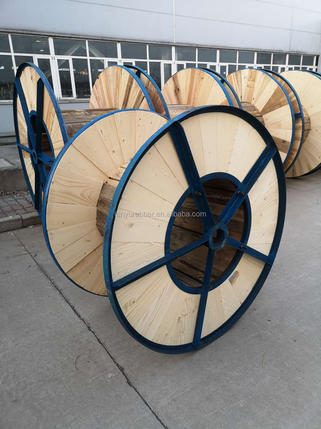 Dried Wooden Drum Wooden Cable Spools extension cord reel cable reels drum