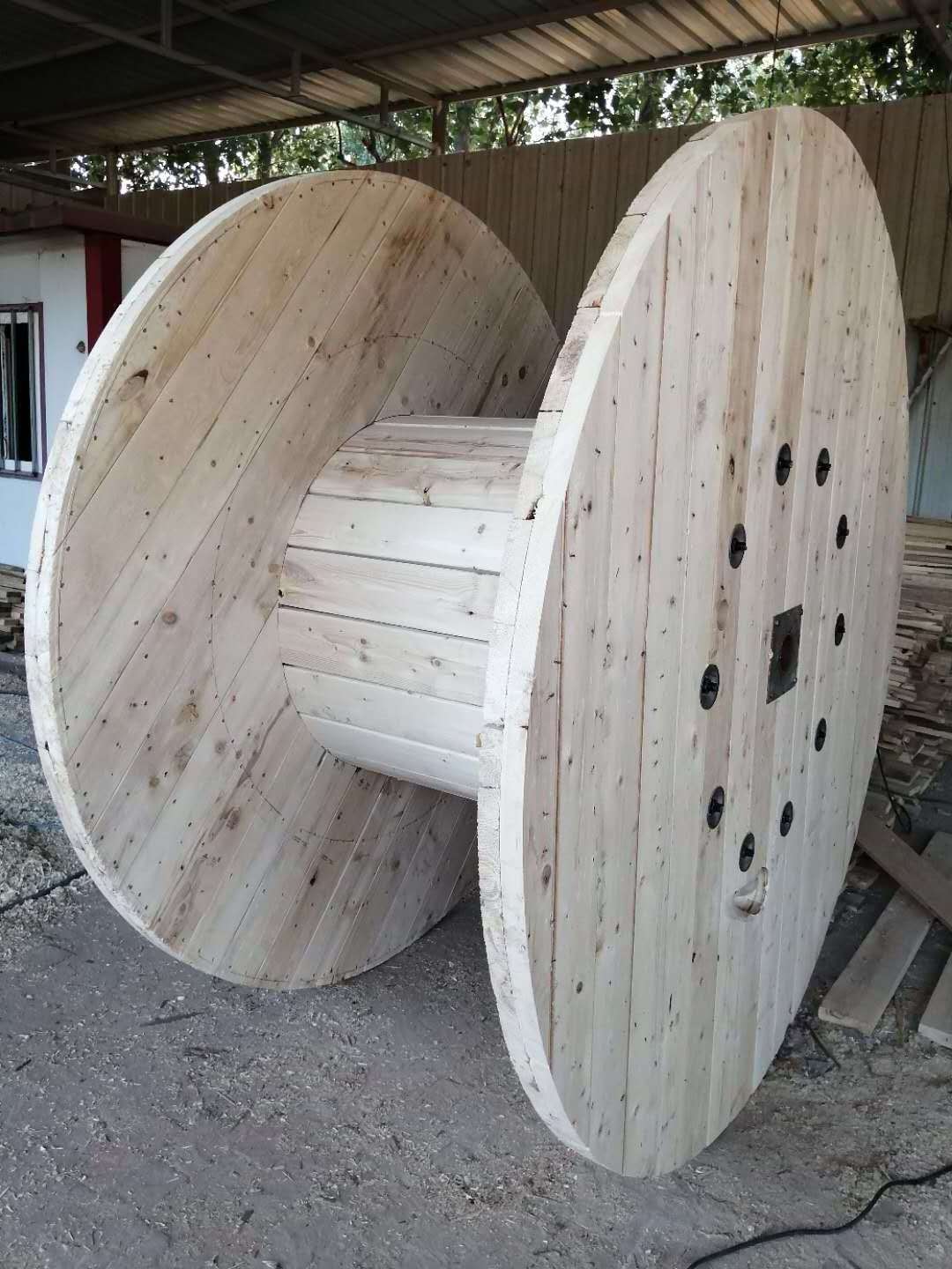 Large  dried wooden drum /Wooden Cable Spools /cable reel