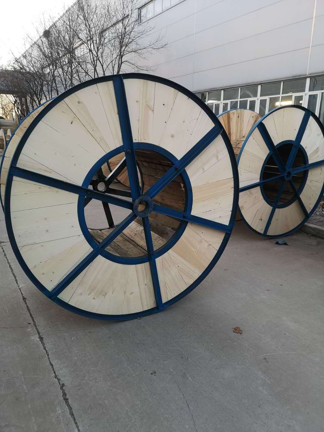 empty large wooden cable spools / cable drum/cable reel  for sale