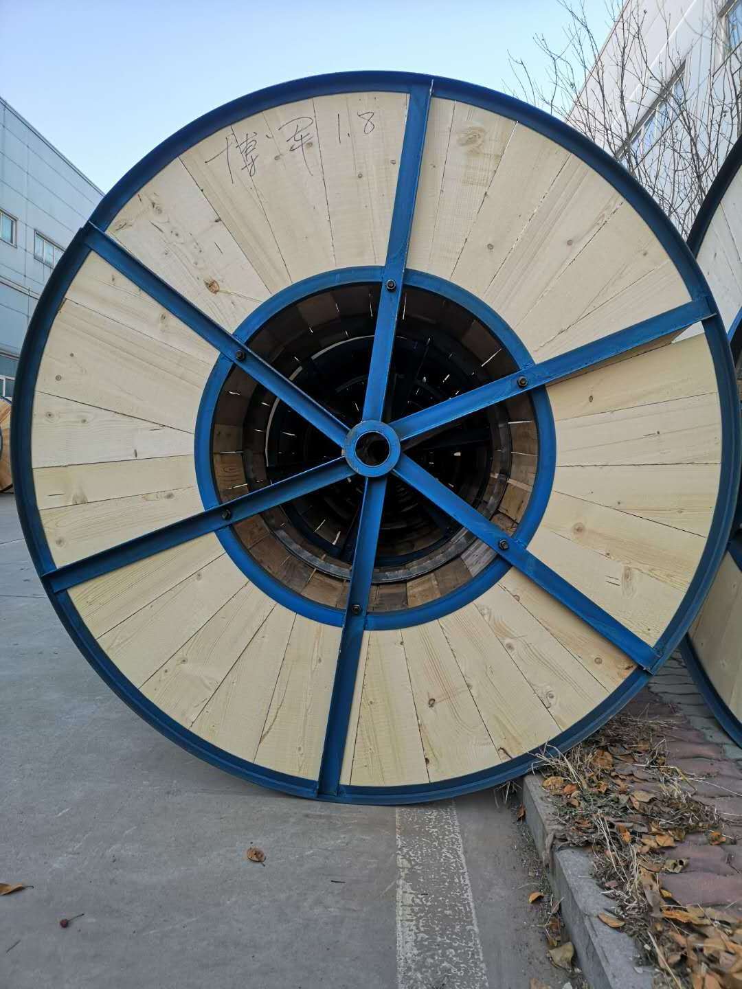 empty large wooden cable spools / cable drum/cable reel  for sale