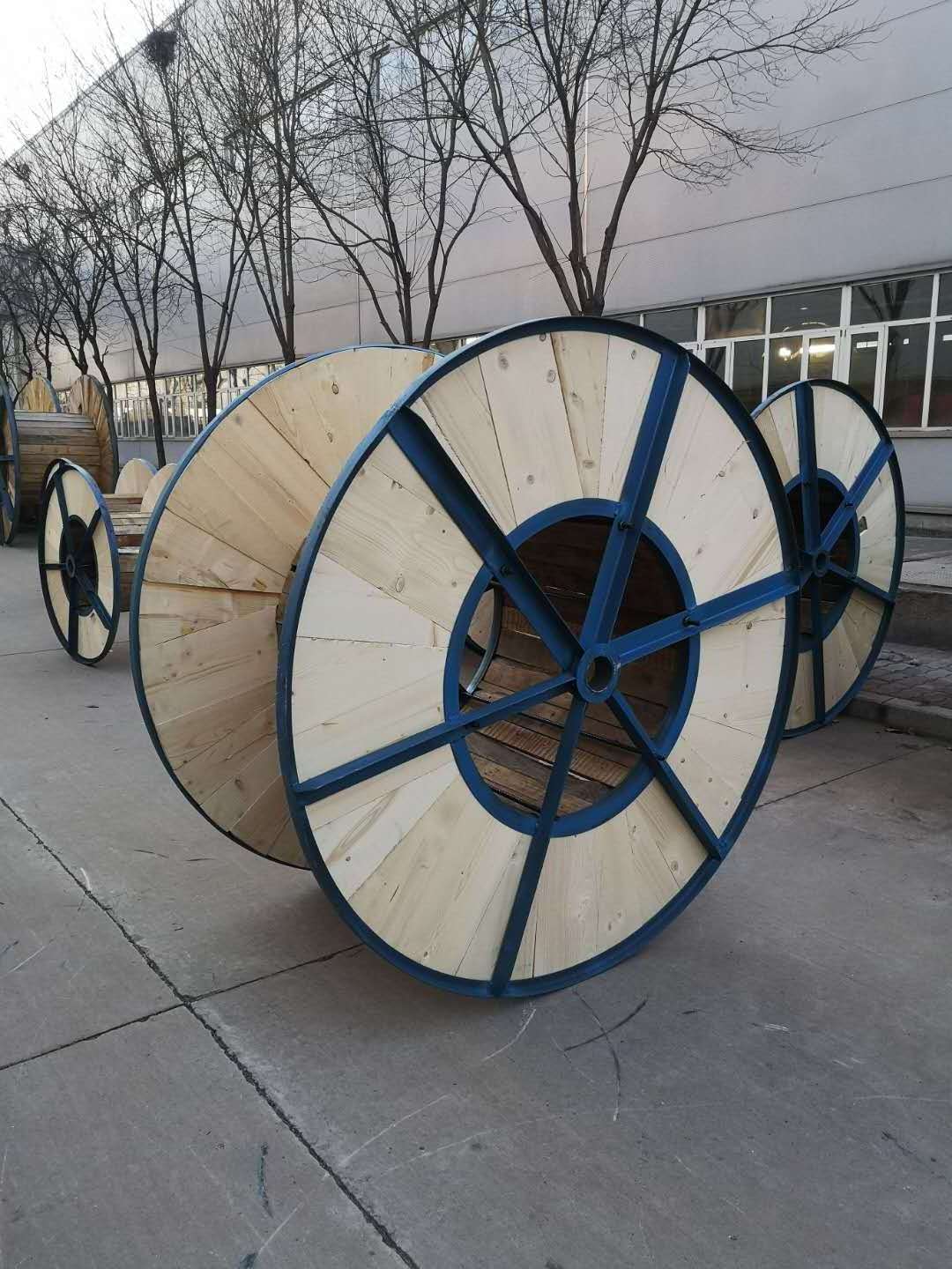 empty large wooden cable spools / cable drum/cable reel  for sale