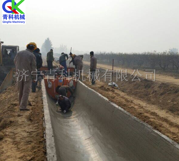 Customized Water Conservancy Engineering Equipment U-Shaped Concrete Channel Lining Machine