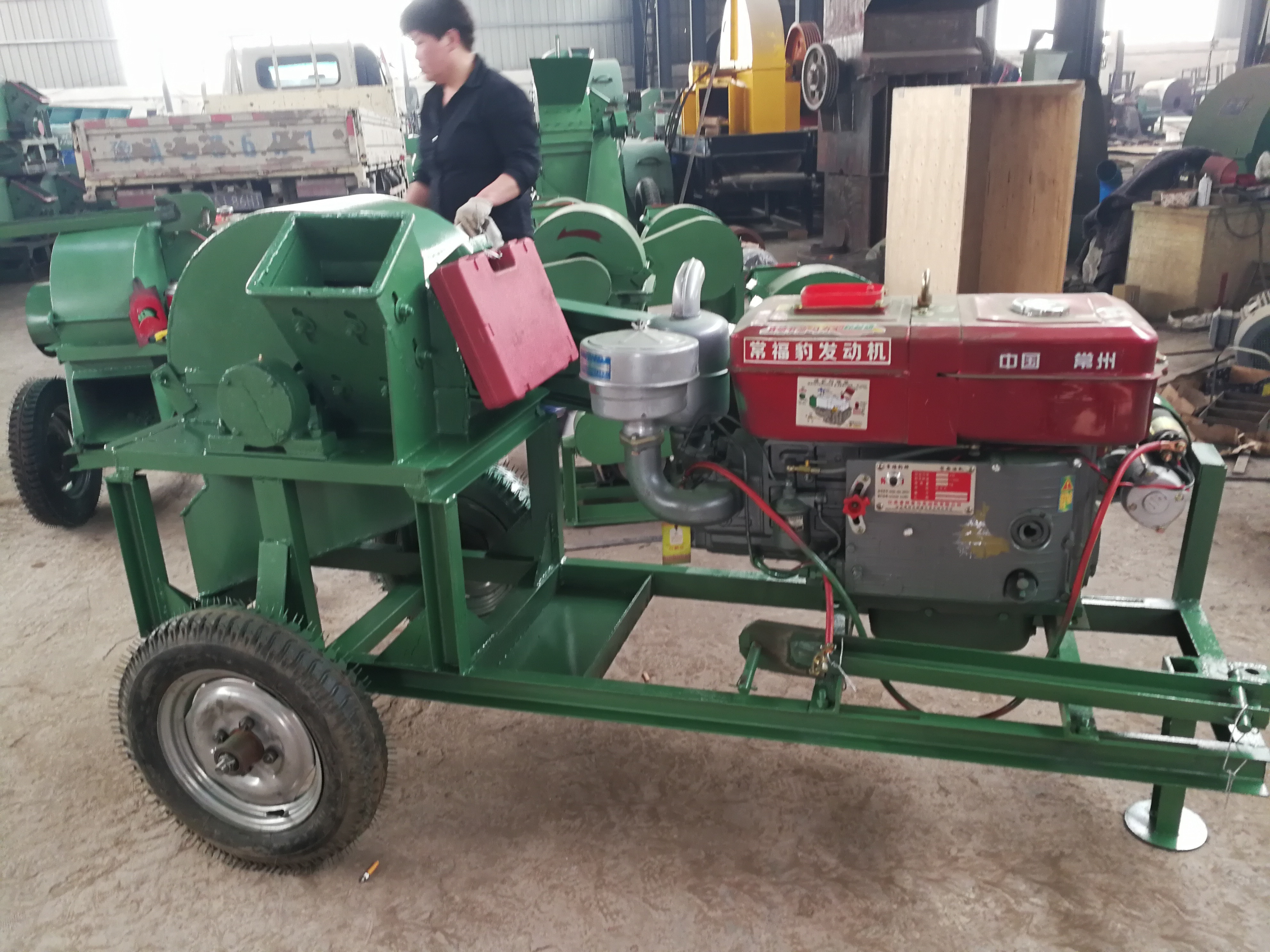 Electric Wood Shredder Device Industrial 15hp Garden Sawdust Disc Wood Chipper For Tractor Wood Crushers