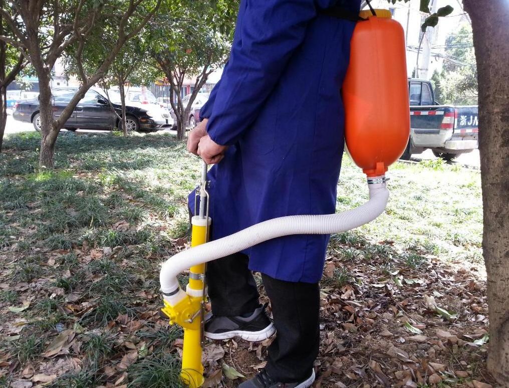 Manual Knapsack Pressure Sprayer Plastic Irrigating And Fertilizing Garden  fertilizer applicator for sale