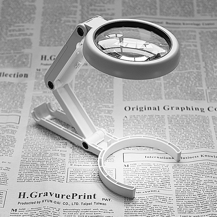 Adjustable Standing Portable Handheld Optical Grade Acrylic Lens Handsfree LED Lamp Magnifying Glass Magnifiers for Reading