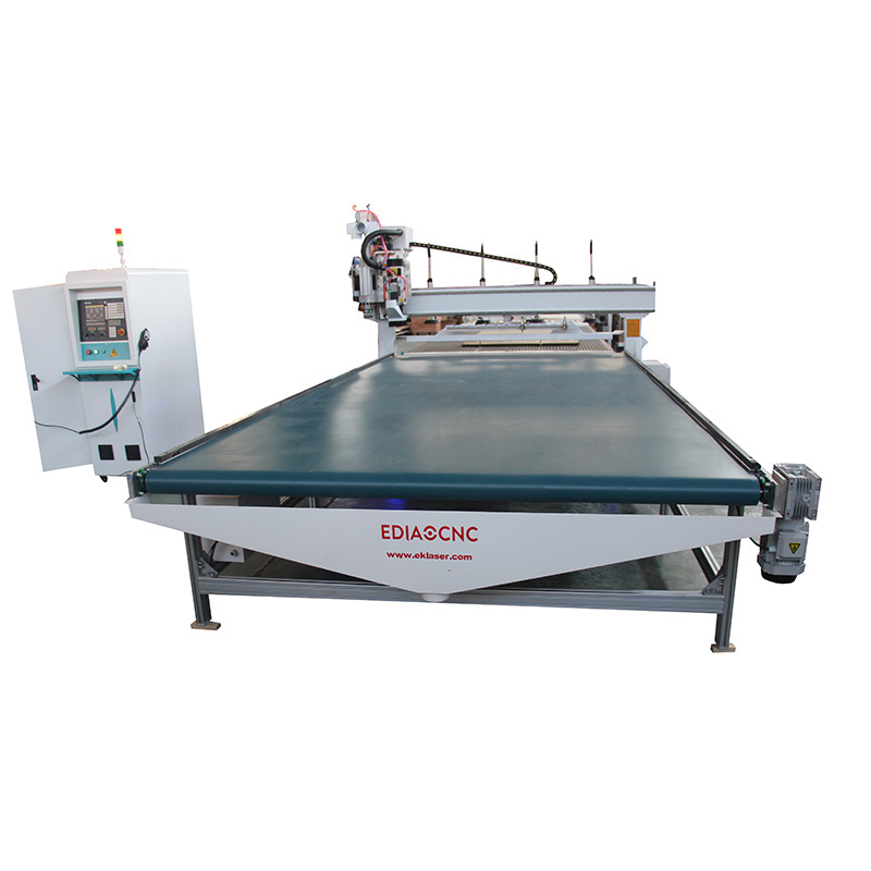 1530 2040 Automatic Loading and Unloading Table ATC CNC Router Machine For Cabinet Production