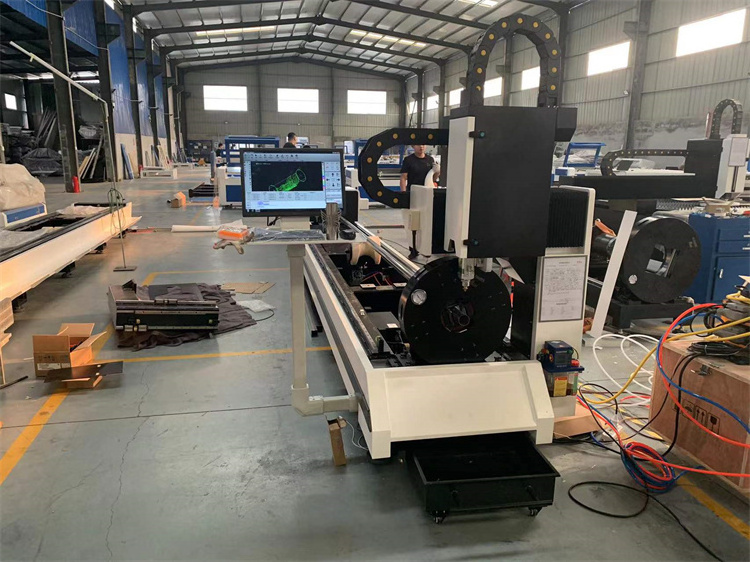 Hot sale Fiber Tube Laser Cutting Machine1000w 2000w Metal Tube Laser Cutting Machine with CE Certification