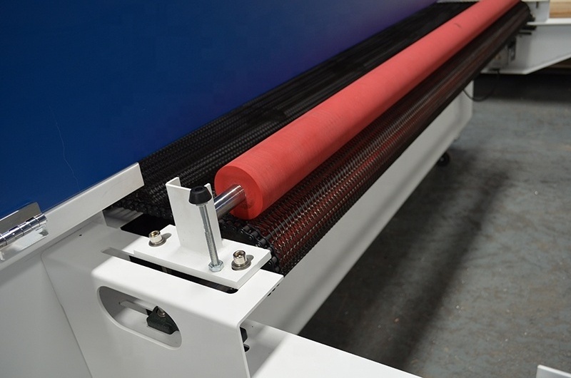 Automatic Printed pattern leather textile fabric laser cutting machine price with CCD camera function LM-1610