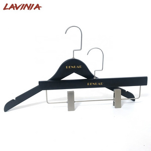 OEM Hanger Factory Black Clothes Hanger with Flat Hook and Silver Print Logo black wooden hanger