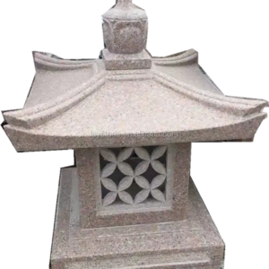 Classic grey granite Japanese stone lantern outdoor garden decorated with pagoda lamp posts