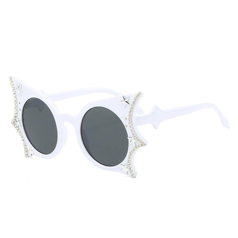 LBAshades 7315 2024 Trend Personality Eyewear Diamond Butterfly Oculos Bat Shape Frame Women Sunglasses Wholesale