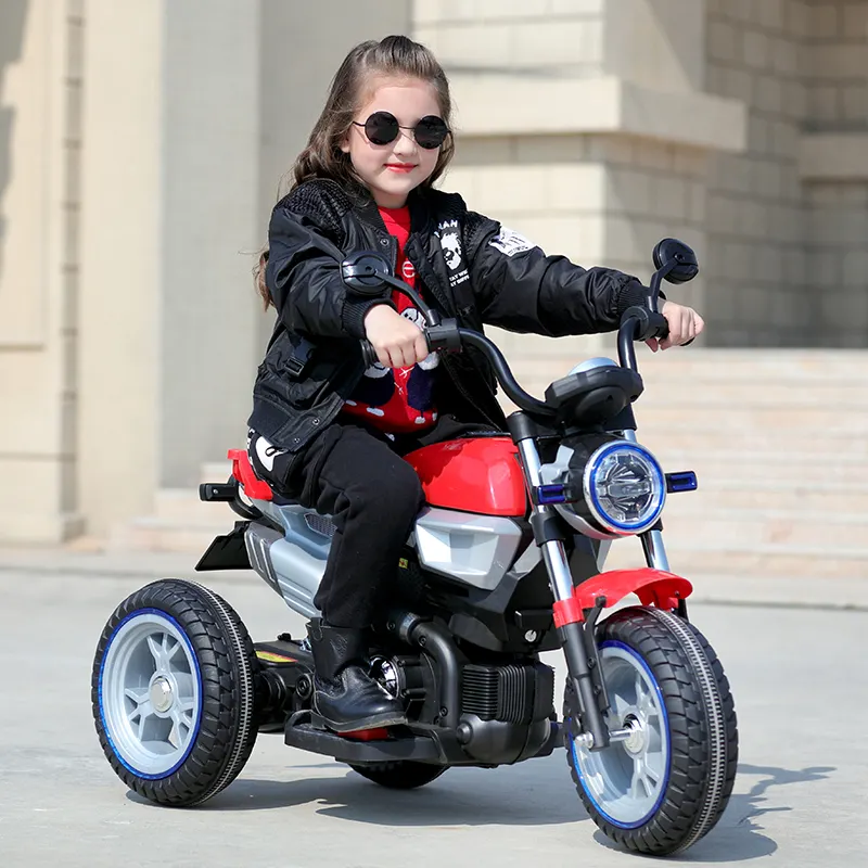 Children ride bicycles powered by car batteries, baby motorcycles, baby electric charging motorcycles