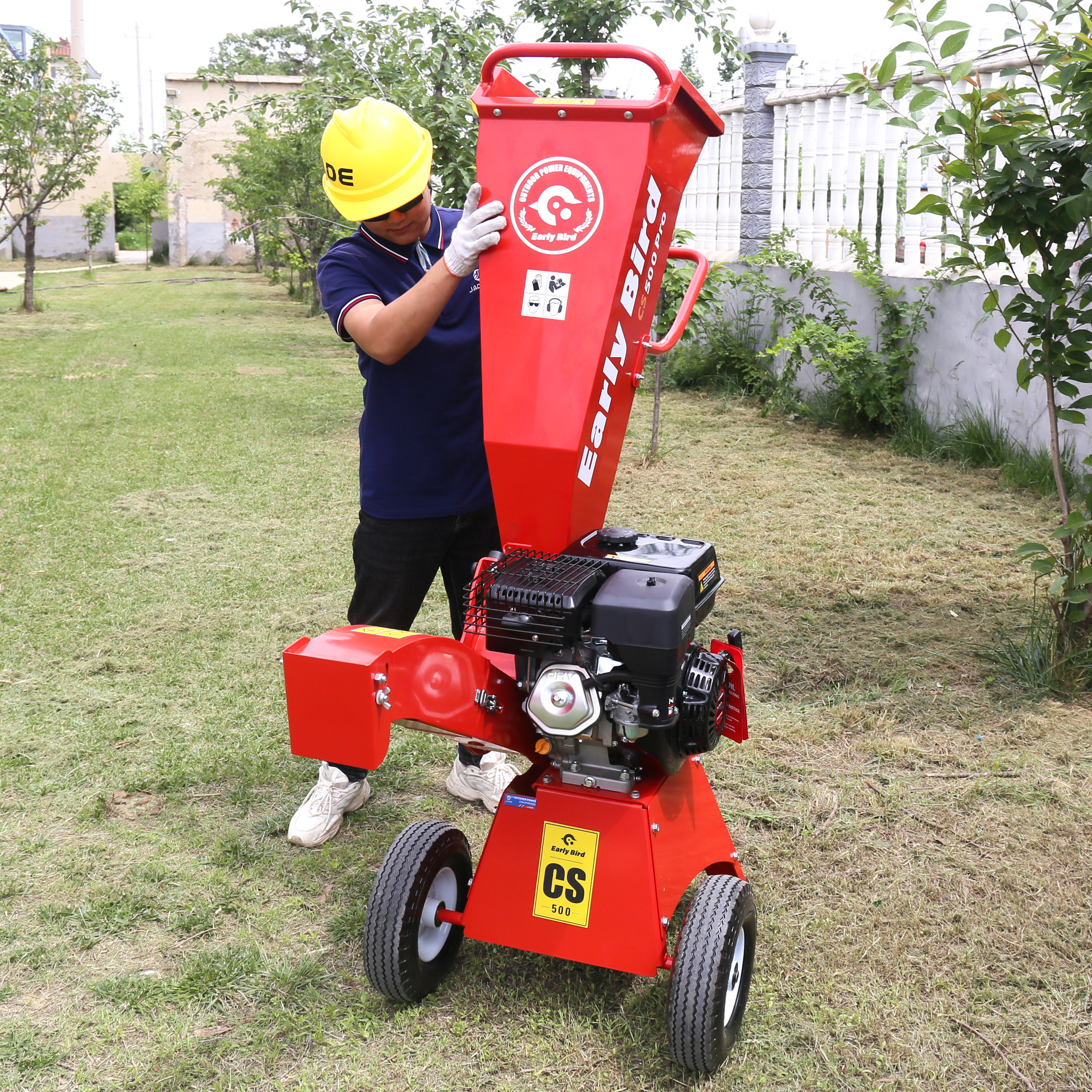 Garden Wood Chipper Machine Tree Leaves Crusher CS500 Wood Chipper Hydraulic Tractor Gas Wood Chippers