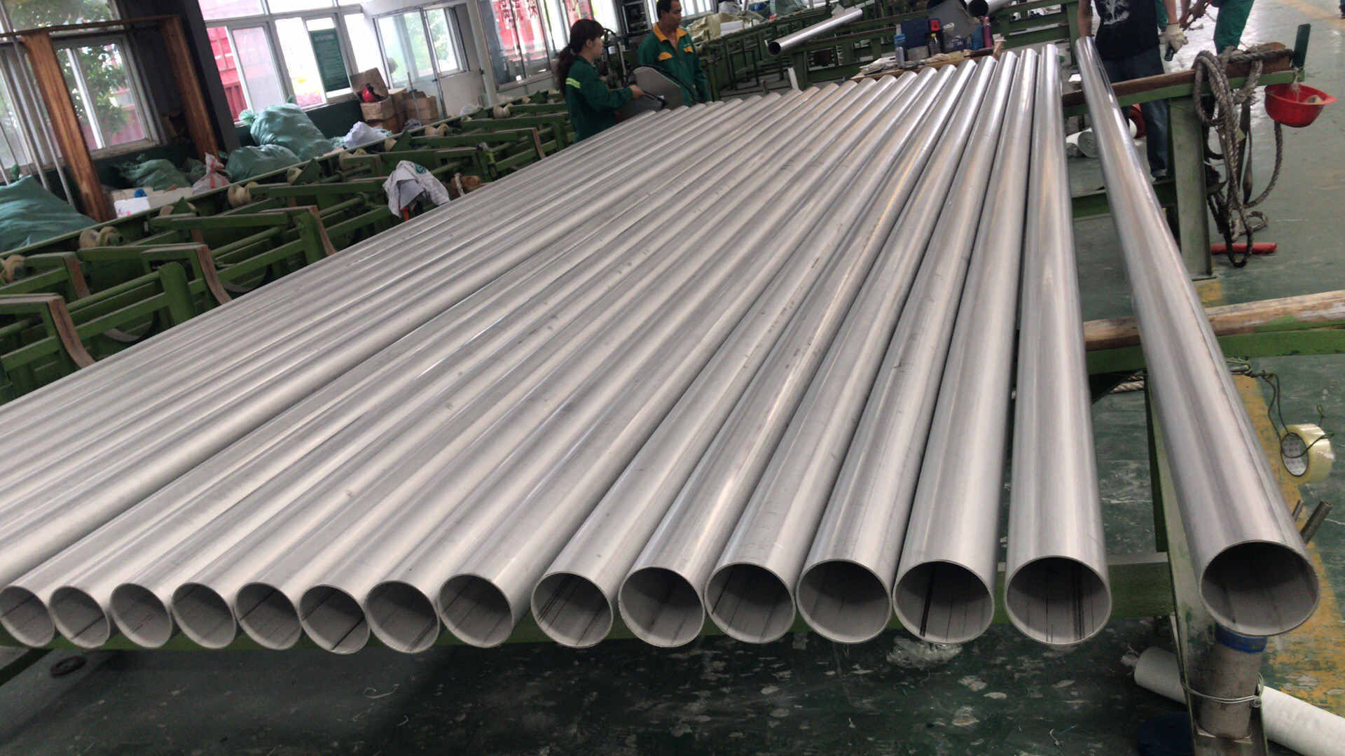 Hot selling-Stainless seamless steel pip201 304 316 310 410 409 430carbon seamless stainless steel pipe supplier