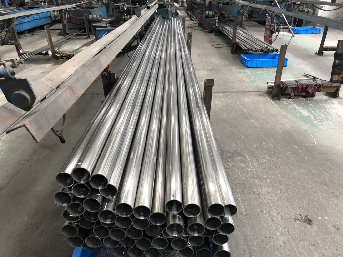 Hot selling-Stainless seamless steel pip201 304 316 310 410 409 430carbon seamless stainless steel pipe supplier