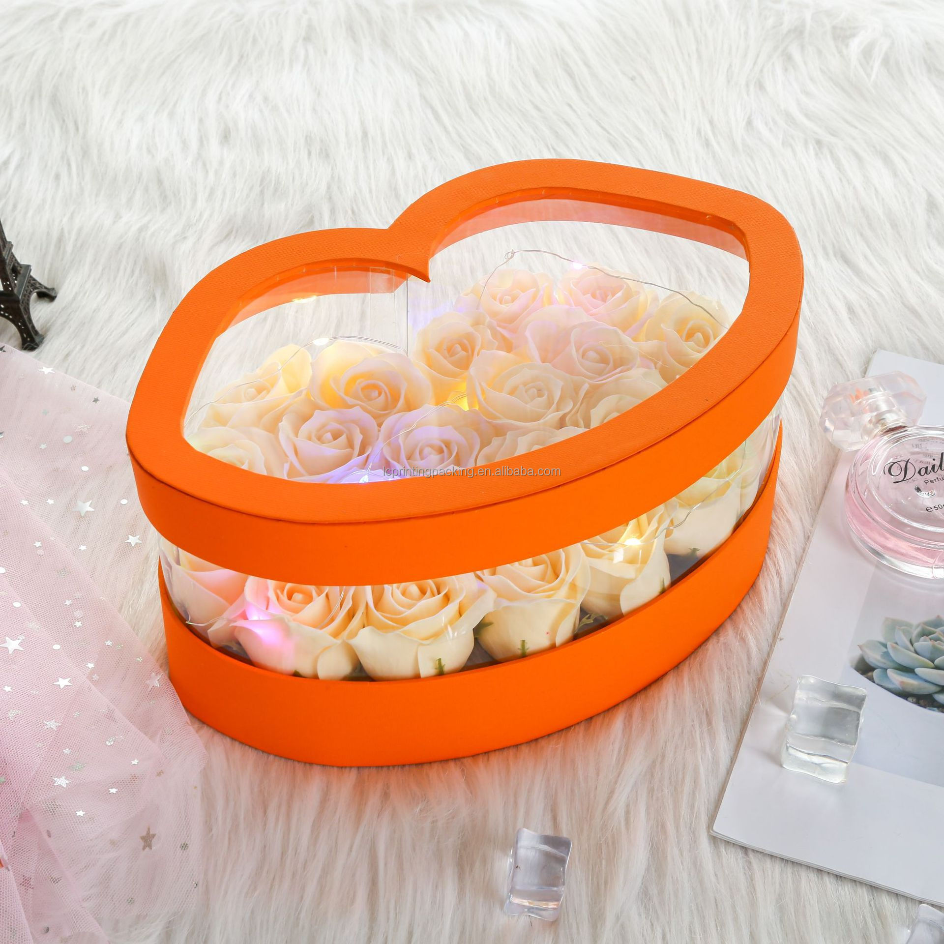 2022 New Arrival Valentine's Day Flower Packaging Kiss Lip Shape Wedding Gift Box Cardboard Paper Box With Clear Pvc Top