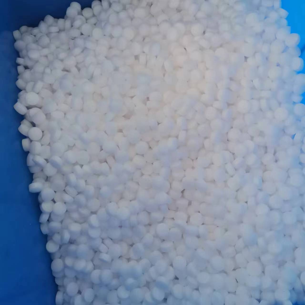 Camphor Manufacturer High purity  mothballs   OEM  toilet deodorant Refined naphthalene camphor  balls