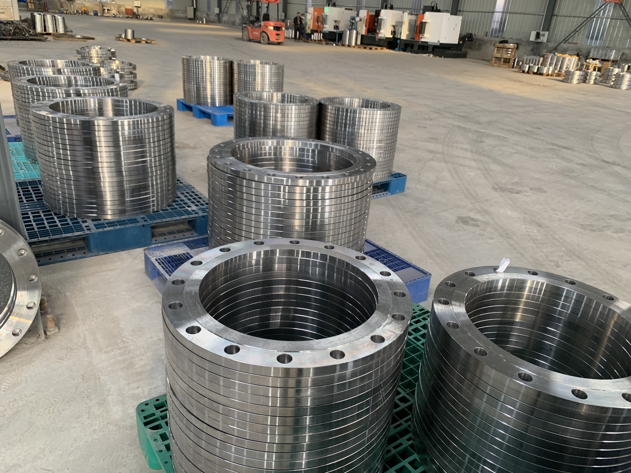 304 stainless steel flanges are used to connect pipes