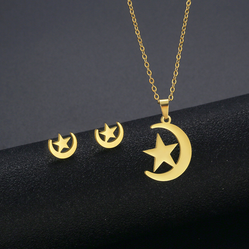 Minimalist Style Waterproof Stainless Steel 18K Gold Star and Moon Necklace Jewelry Set For Women