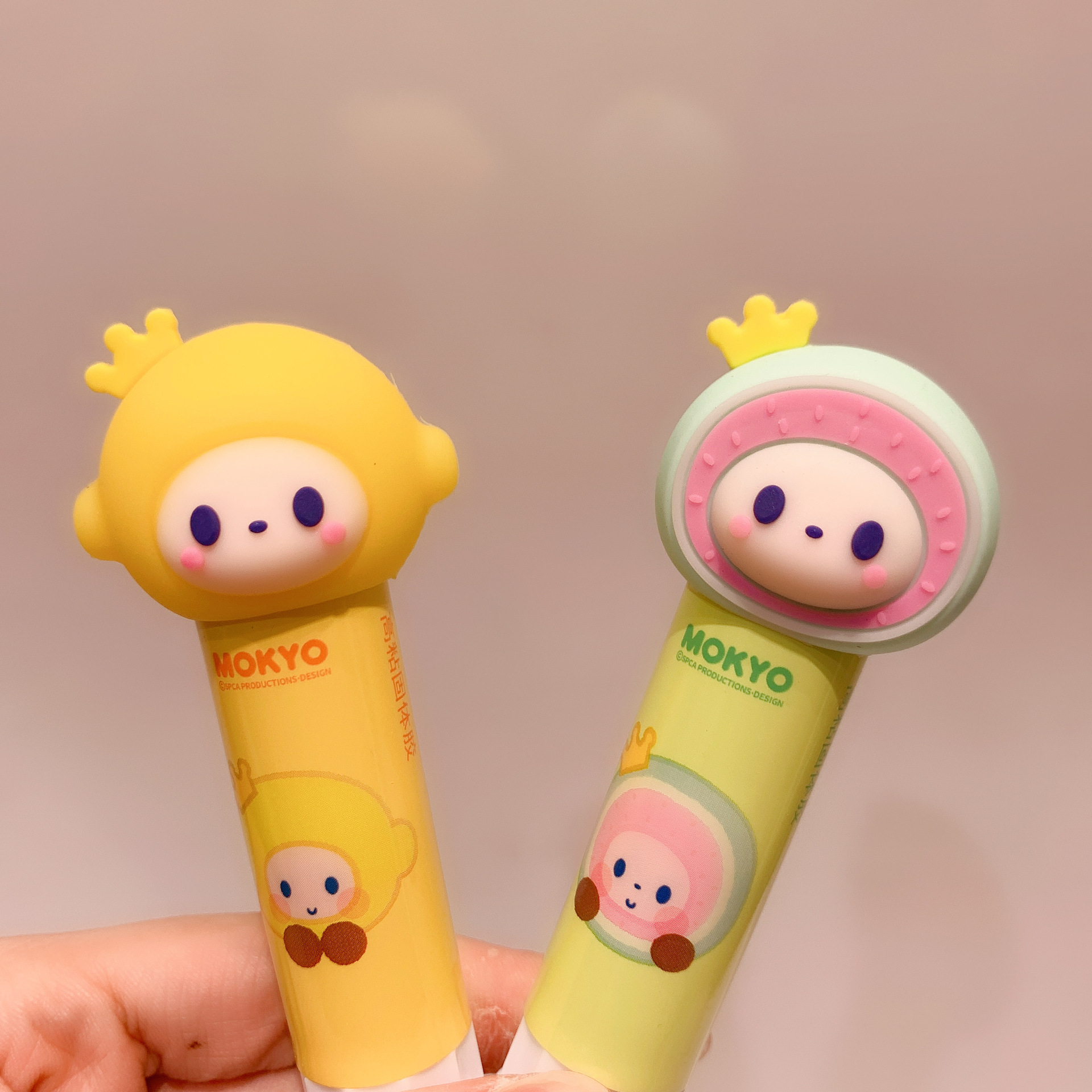 Crown monkey creative modeling high sticky speed dry solid glue stick handmade by students