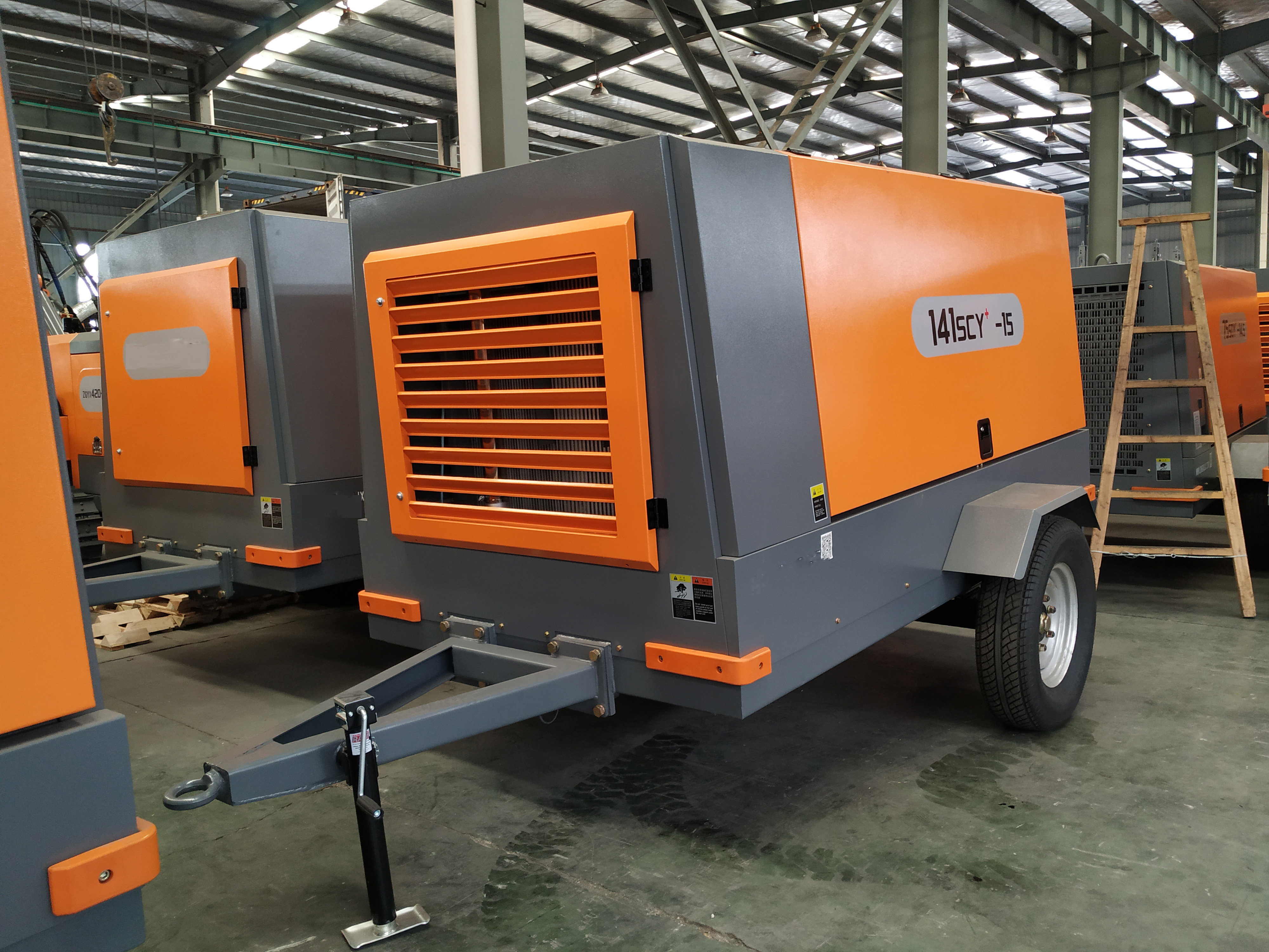 China manufacturer high cfm 141 kw 15 bar portable diesel engine screw mining air compressor 141SCY-15