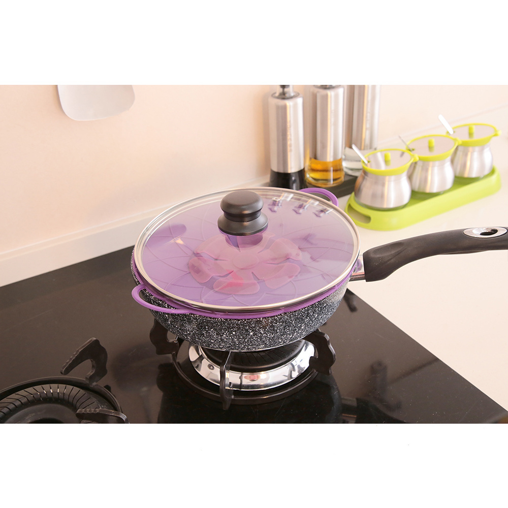 Kitchen silicone pot with spill-proof lid overflow stopper pot boil on the protective lid