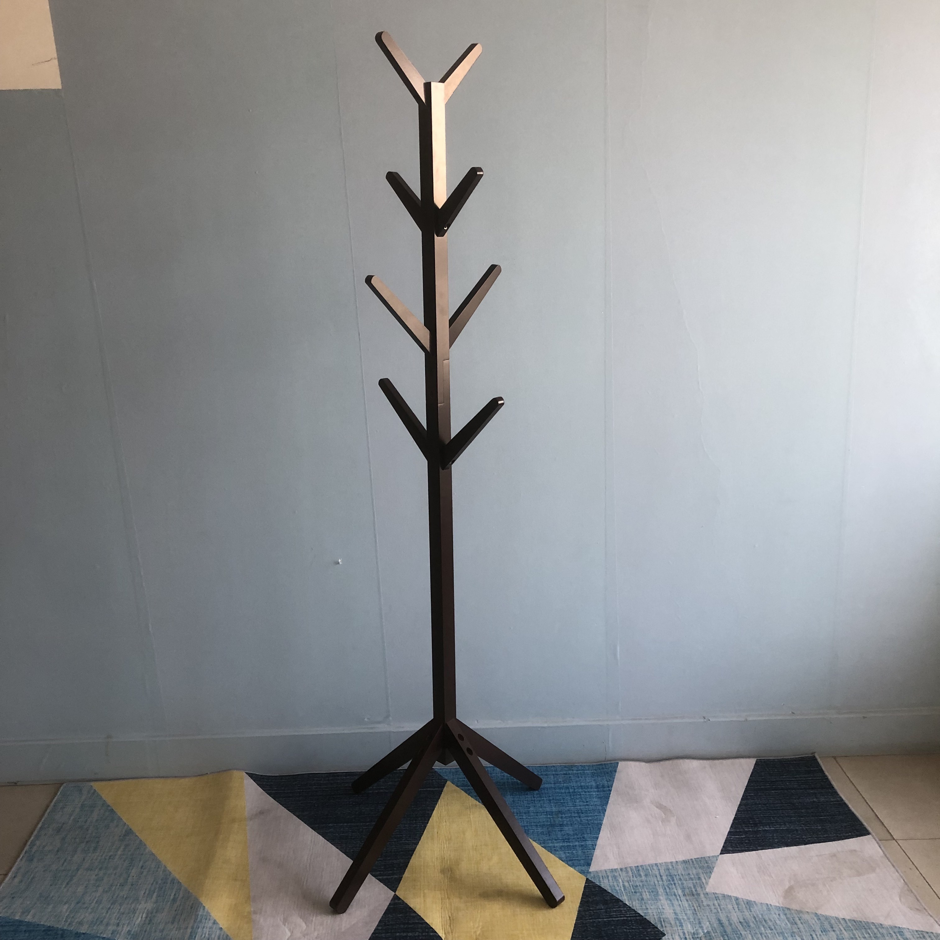 Wooden Tree Coat Rack Easy Assembly Free Standing Solid Coat Hanger Stand for Clothes, Garment, Hats, Umbrellas, Scarves in Hall