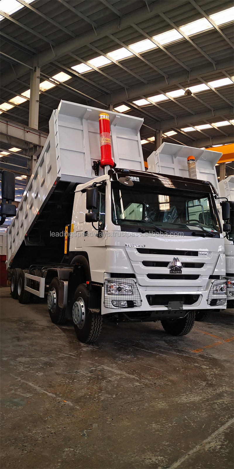 High Quality 12 wheels Sino truck howo 8X4 dumper truck brand new tipper LHD 400HP