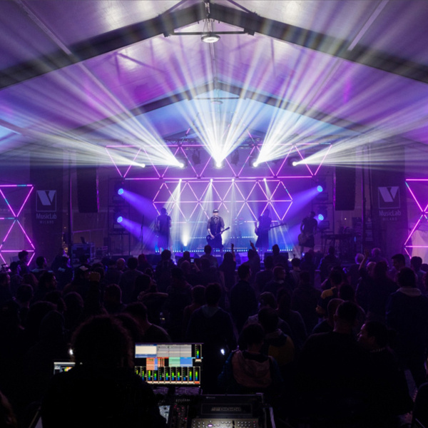 DJ booth dmx led rgb triangle bar