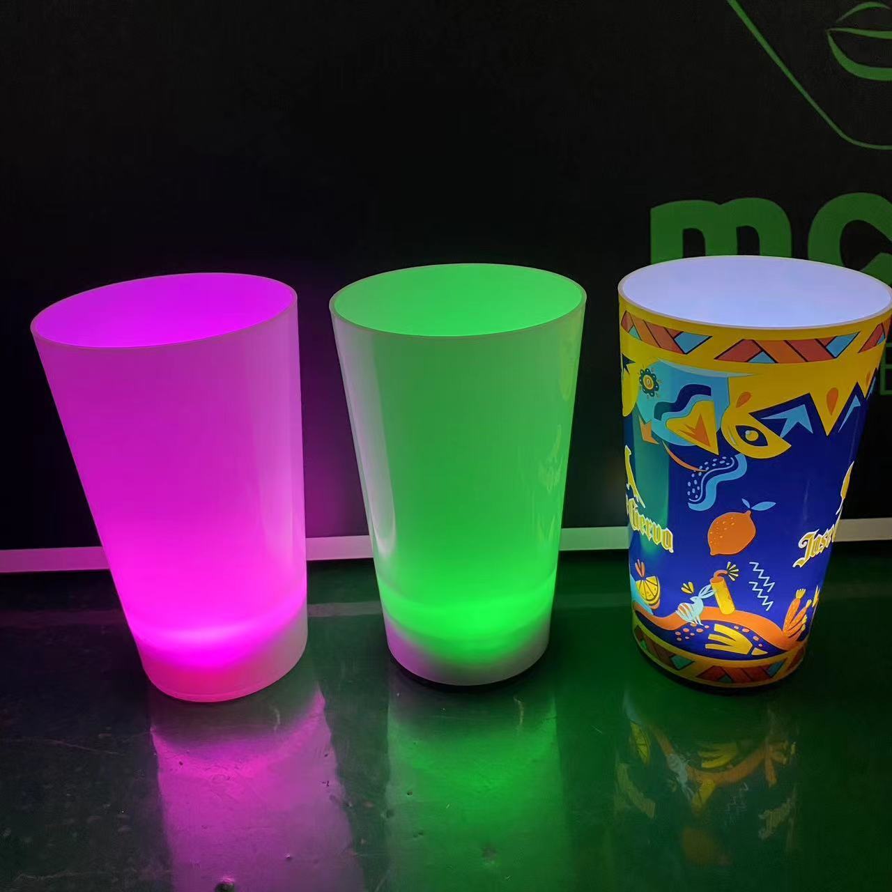 Customize Colorful LED glow Drinking Glass Liquid 12oz 14oz 16oz LED Cup for champagne Bar Night Club Party