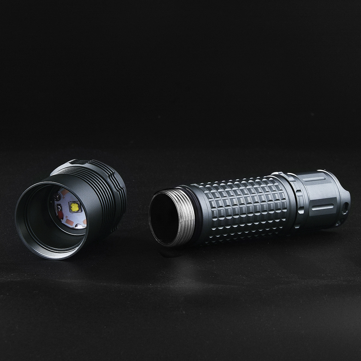 Light Flashlight with Sst40 Sft40 Led Torch High Power Rechargeable 21700 Super Bright Tactical Led Flashlight White Ce IP67 70