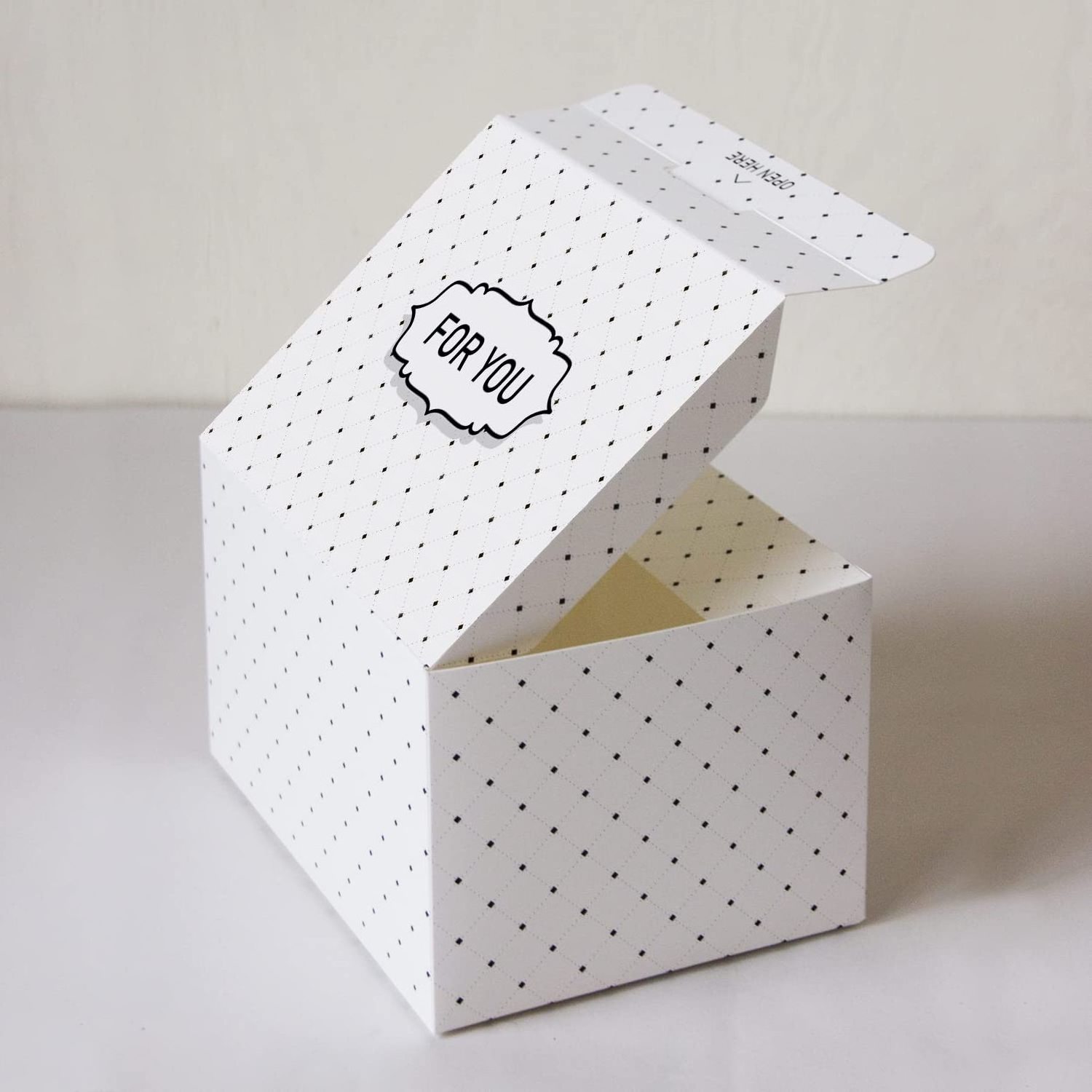 Cheap Custom Any Occasion Premium White Exploding Confetti Gift Box Surprise Confetti Pop up Gift Paper Box