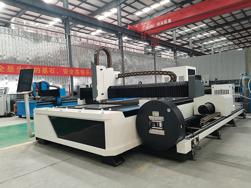 LEEDER CNC Fiber Laser Cutting Machine For Carbon Steel 2000w 3000w Cnc Fiber Laser Cutting Machines For Metal Sheet And Tube