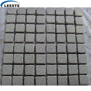 Cheap Grey / Black Natural Split Granite Cobble Stone Pavers For Driveway Paving Tiles