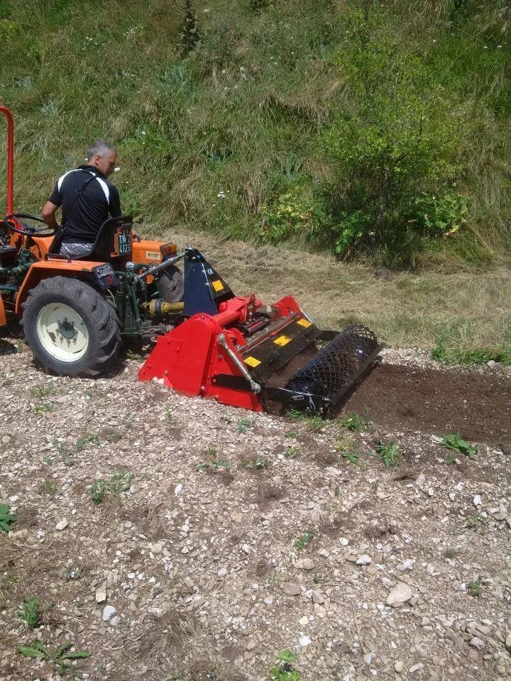 35-50HP Farm Tractor 3point Pto Drive Burier Tiller Rock Picker Mounted Stone Provided Farm Machine International 3 Point Linkge