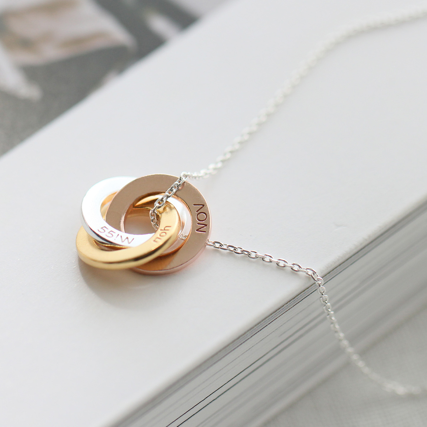 Diy Engraved Jewelry Minimalist Custom stainless steel Plated Gold Personalized Kids Name 3 Circle Connected Pendant Necklace