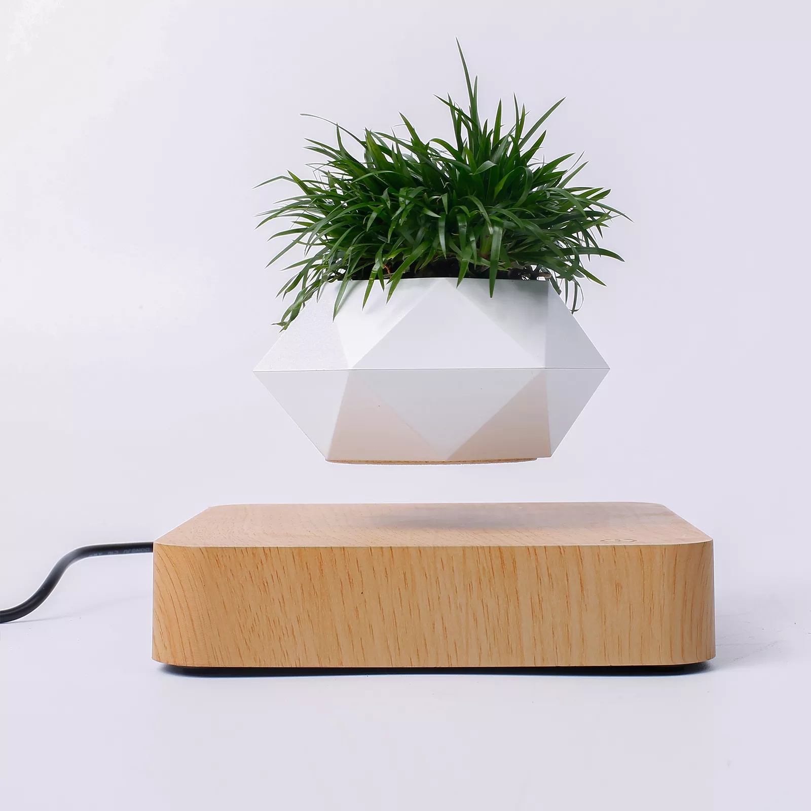 Hot Selling Floating Plant Pot Magnetic Levitating Plant  Pot  for Christmas Gift