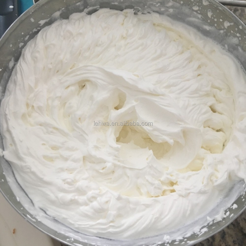 Rich whipped heavy cream powder cake decoration