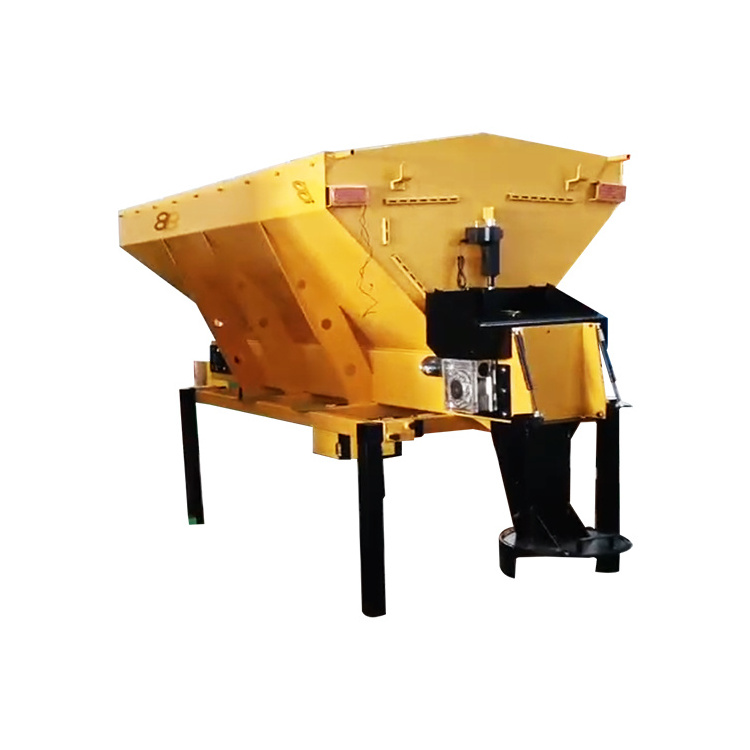 Good Quality Evenly Lime/Concrete/Salt/Powder 8 Cubic Capacity Spreader Truck  Spreader For Sale