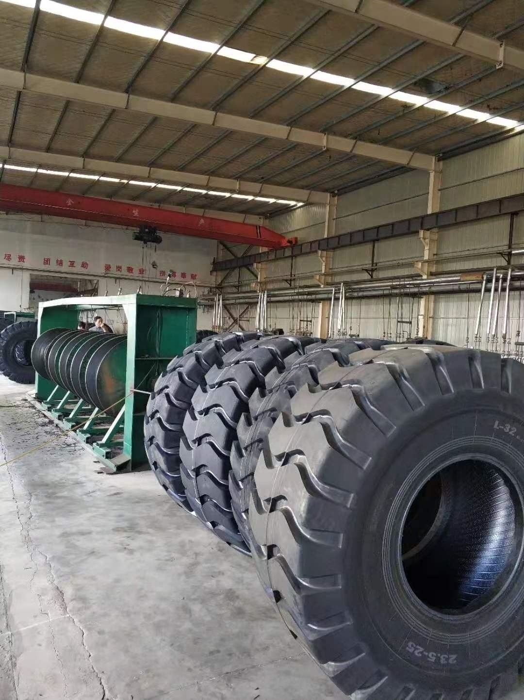 Hot Sale 23.5-25 pneumatic 23525 24pr  tires for truck Excavator Tires